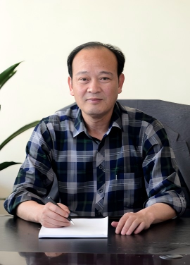 田军县 高级工程师 全国建筑节能标准化委员会专委会顾问专家、中国建筑节能协会保温隔热专委会特聘专家兼副主任委员、浙江省绿建协副会长兼保温装饰一体化专委会主任